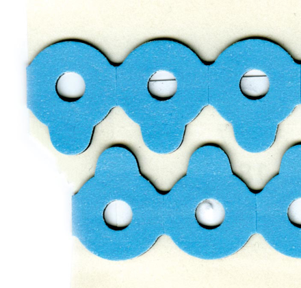 Picture of Klebepads Spezial blau, Essilor Qualität, rund, Ø 18 mm, 1 Rolle à 500 Stück